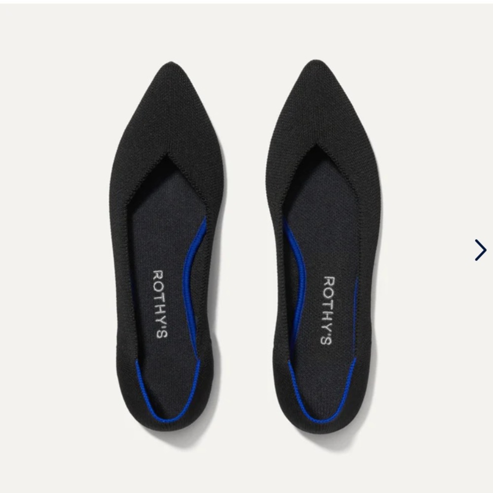 EXCELLENT CONDITION Rothy’s “The Point” flats in black.